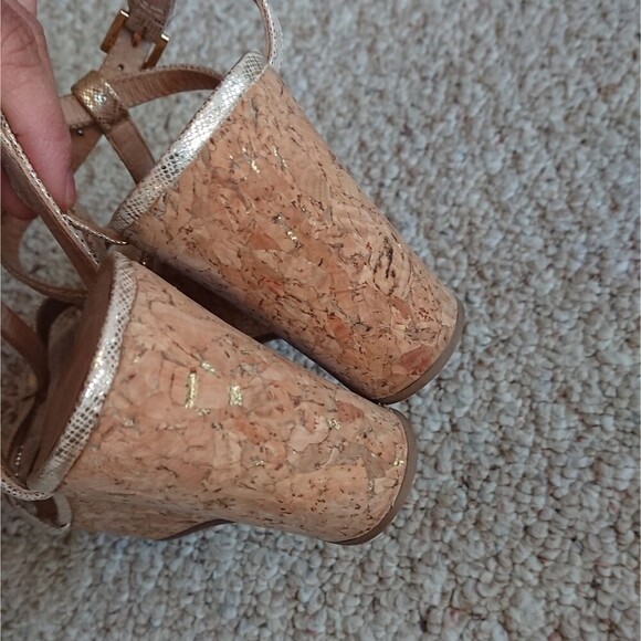 Kate Spade New York 10 GOLD METALLIC LEATHER Cork WEDGE Strappy SANDALS size 6M - Picture 9 of 11